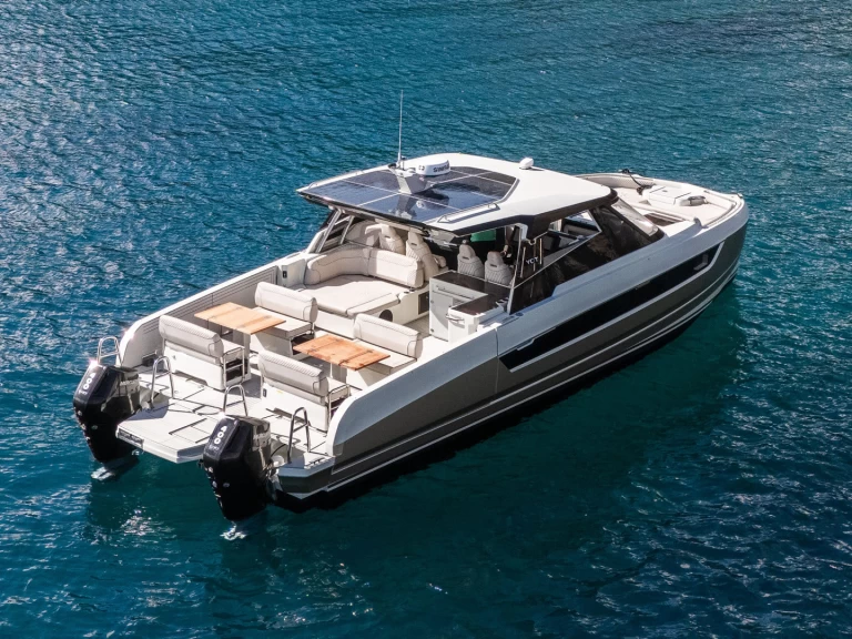 Motorboat to hire Saint-Raphaël at the best price