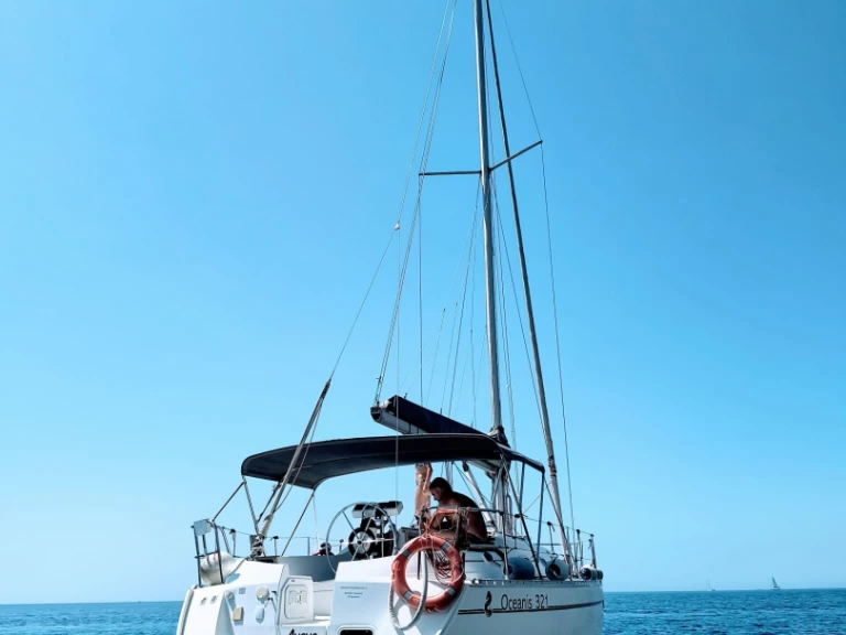 Yacht hire Cagliari cheap Oceanis 321