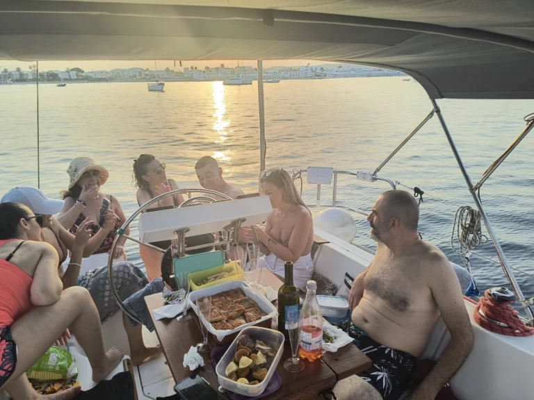 Hire Sailboat Bénéteau with a boat licence