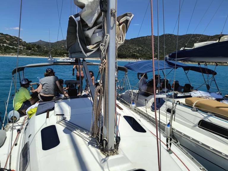 Hire a Bénéteau Oceanis 321 Cagliari