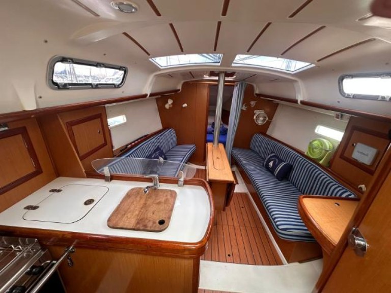 Sailboat to hire Mai Khao at the best price