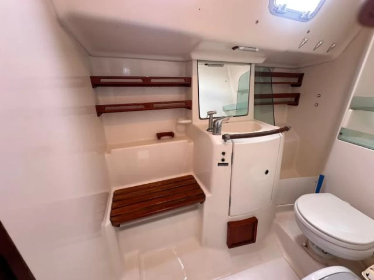 Yacht charter Mai Khao - Jeanneau OCEANIS 323 (2 CAB) on SamBoat