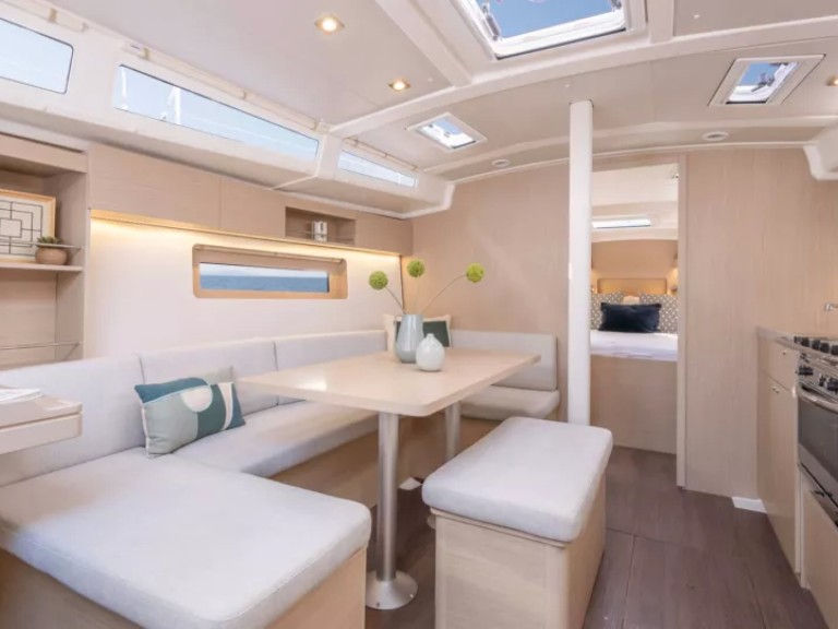 Hire a Bénéteau Oceanis 37.1 Furnari