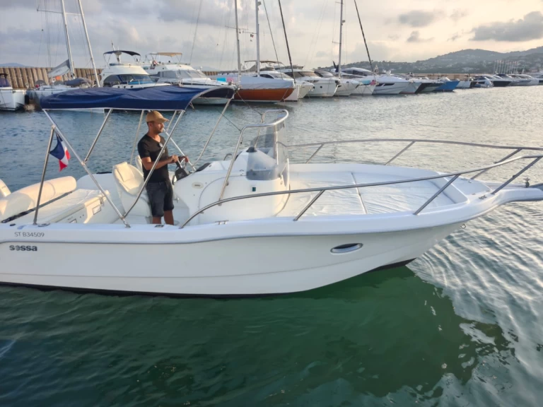 Sessa Marine Key Largo 23 charter bareboat or skippered in  Sainte-Maxime