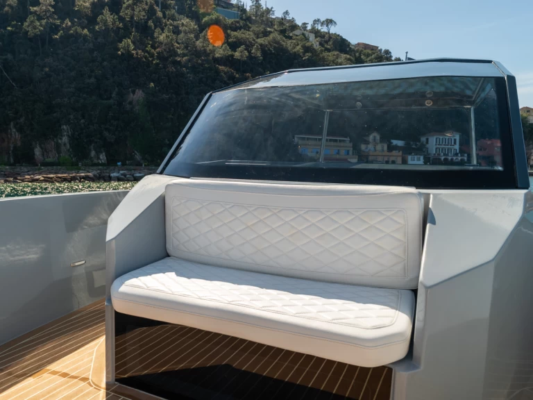 Hire a Rand Escape 30 Mandelieu-la-Napoule