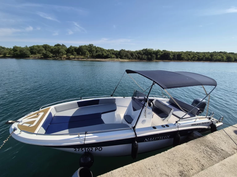 Motorboat to hire Poreč at the best price