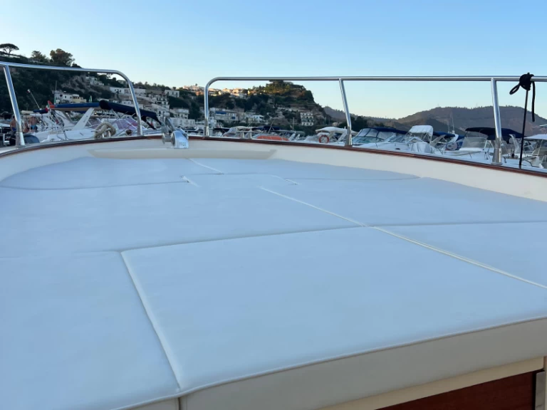 Yacht hire Naples cheap Viveur 750
