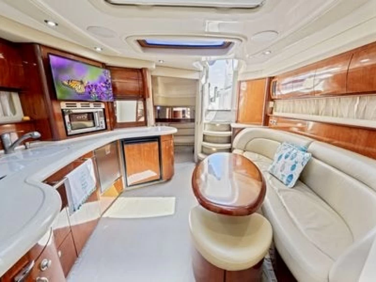 Luxury Yacht hire in Turks Islands - Sea Ray SUNDANCER 420