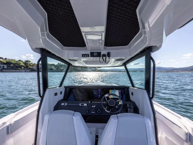 Charter a Axopar Axopar 29 CCX in Seget Donji on Samboat