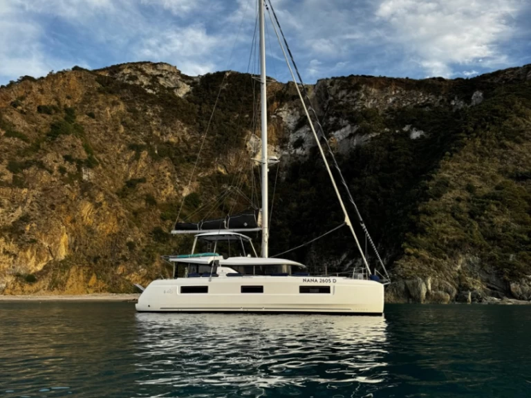 Catamaran hire in Cugnana Verde - Lagoon Lagoon 46