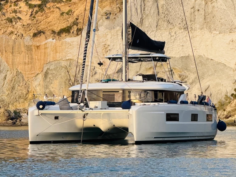 Charter a Lagoon Lagoon 46 in Cugnana Verde on Samboat