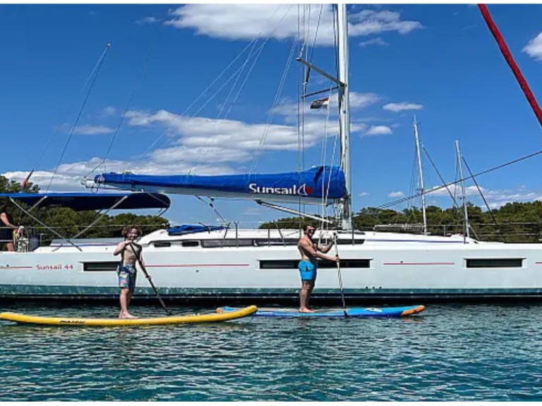 Yacht hire Marigot cheap Sun Odyssey 440