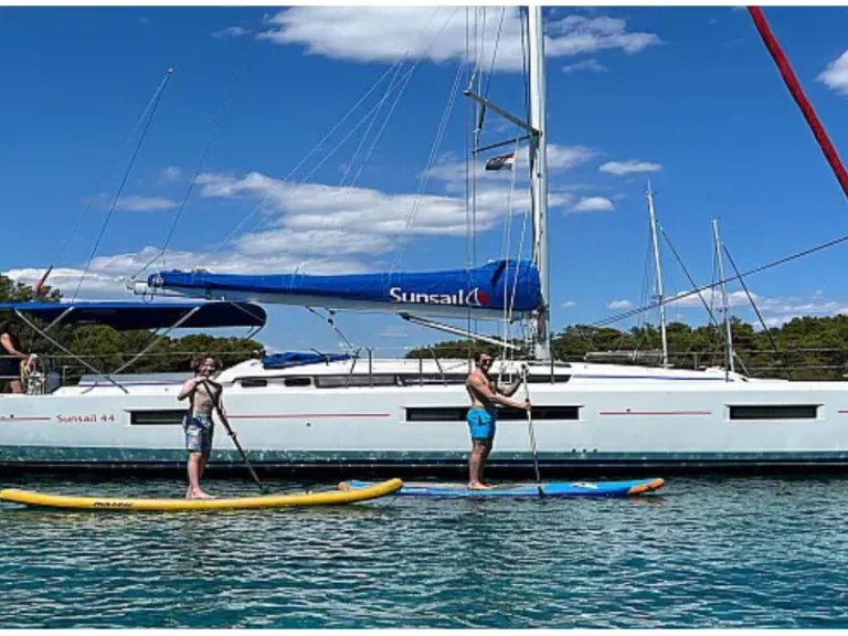Yacht hire Marigot cheap Sun Odyssey 440
