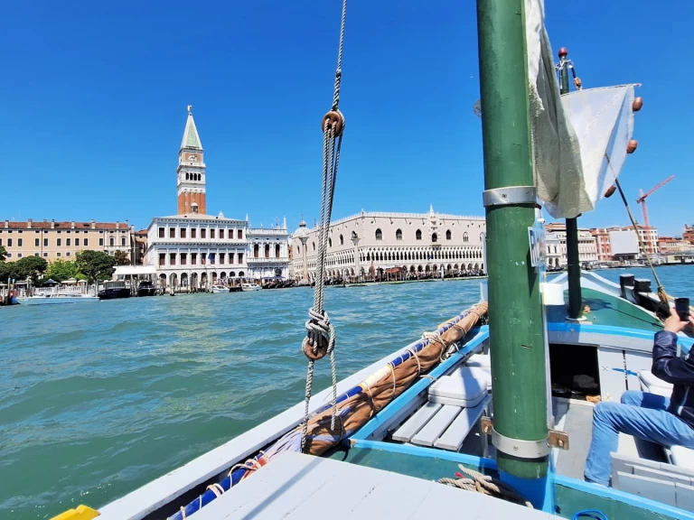Hire Motorboat with or without skipper Amadi Venice
