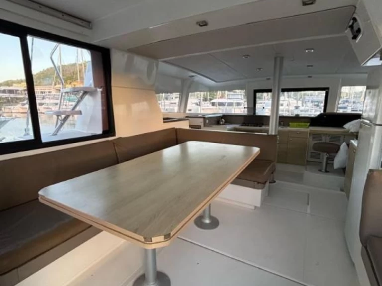 Hire Catamaran with or without skipper Catana Le Marin