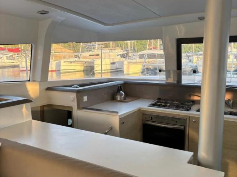 Catamaran to hire Le Marin at the best price