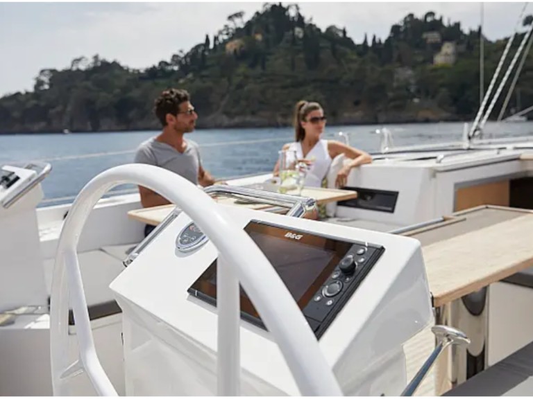 Yacht hire Castiglioncello cheap Bavaria C50