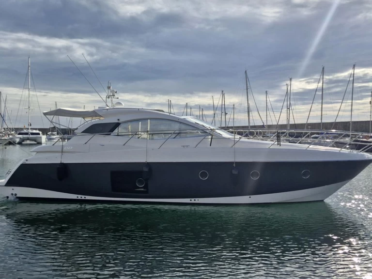 Hire a Sessa Marine sessa c43 Palamós