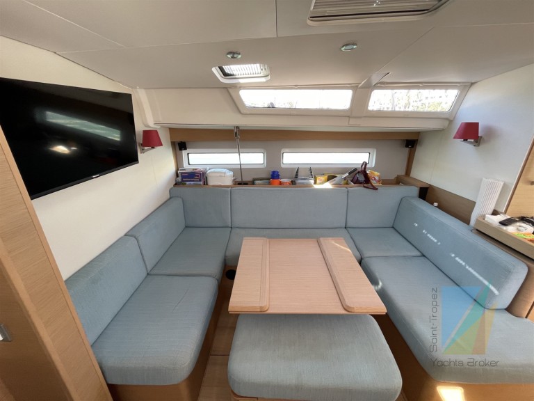 Yacht charter Salerno - Jeanneau Sun Odyssey 490 on SamBoat