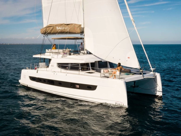 Hire a Bali Bali 4.6 Alimos