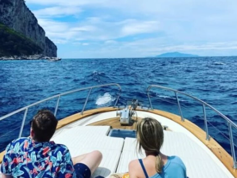Motorboat hire in Capri - Fratelli Aprea Sorrento 7,50 Semi Cabinato