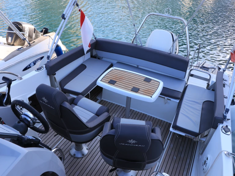 Yacht charter Monaco-Ville - Jeanneau Cap Camarat 7.5 WA Serie 2 on SamBoat