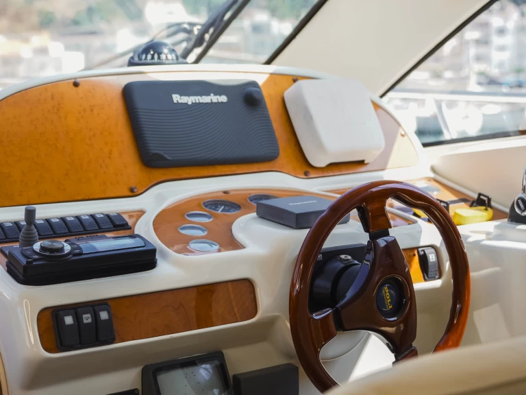 Hire a Doqueve Majestic l'Estartit