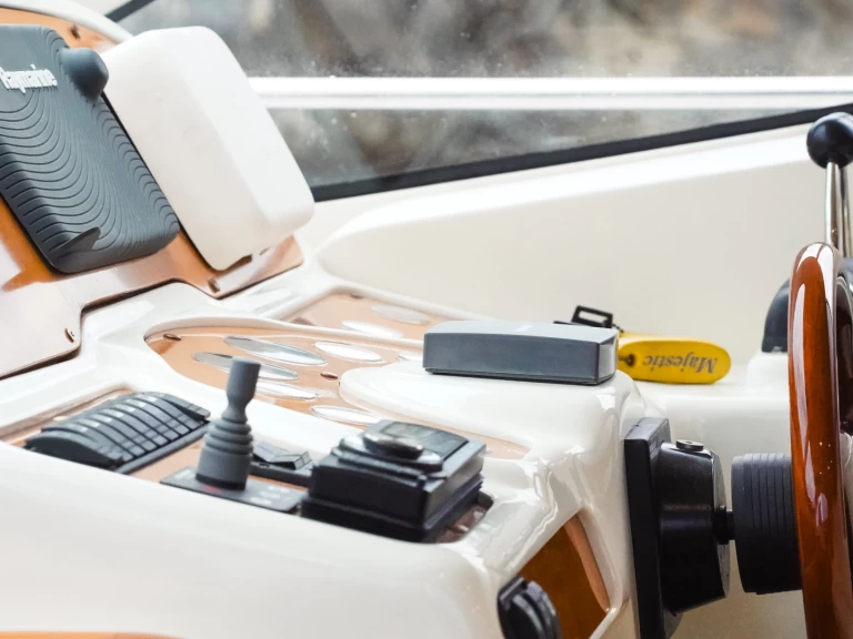 Charter a Doqueve Majestic in l'Estartit on Samboat