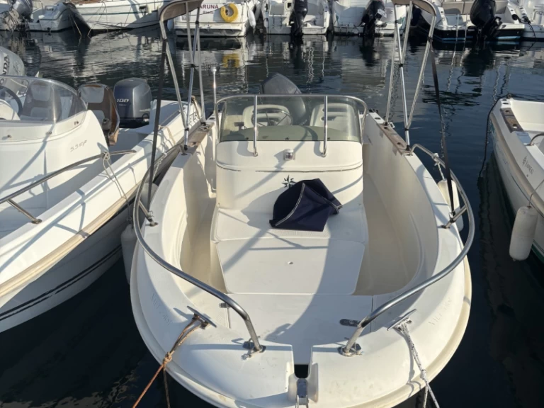 Charter a Jeanneau Cap Camarat 5.1 in Bastia Ferry Port on Samboat