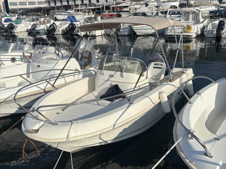 Yacht charter Bastia Ferry Port - Jeanneau Cap Camarat 5.1 on SamBoat