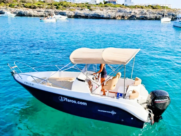 Charter a Polyester Yacht Open 550 in Ciutadella de Menorca on Samboat