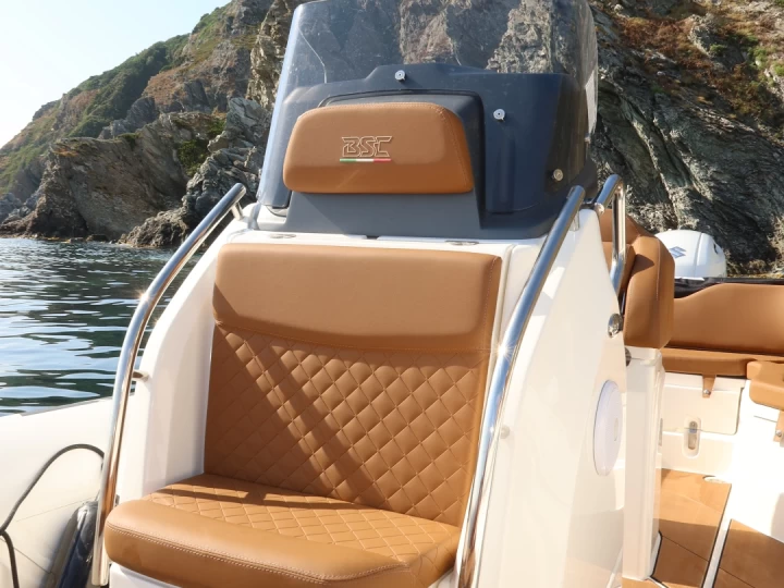 Charter a Bsc Bsc 67 élégance in Hyères on Samboat