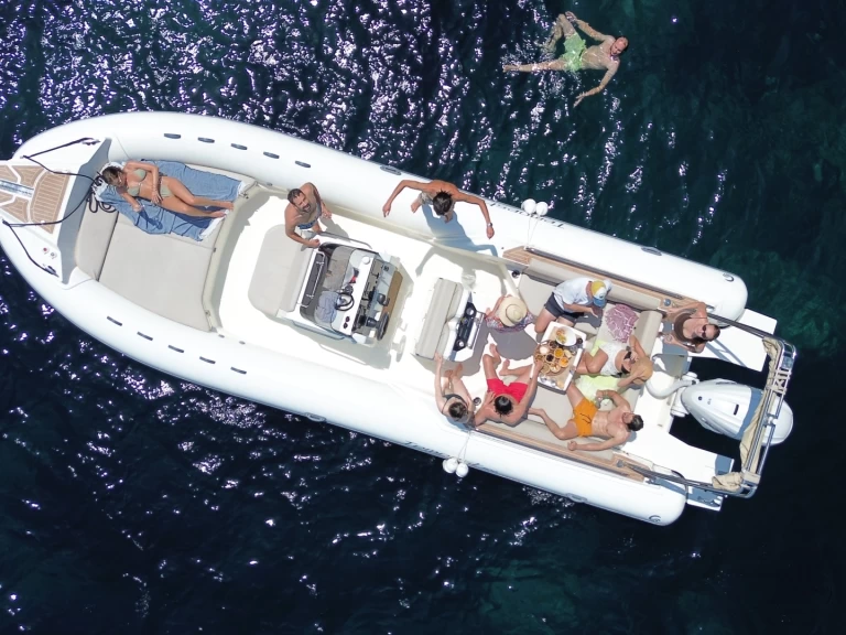 Hire RIB Capelli with a boat licence