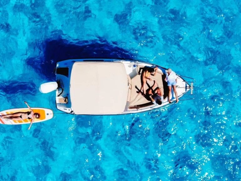 Yacht charter Ciutadella de Menorca - Polyester Yacht Open 550 on SamBoat
