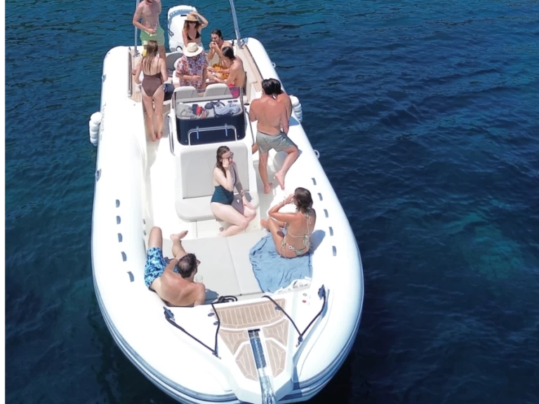 Hire a Capelli Tempest 900 Open Hyères