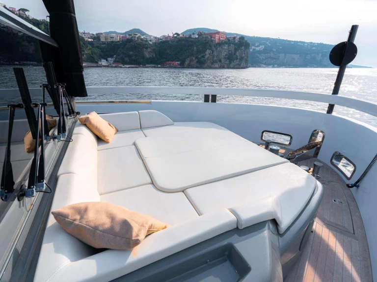 Yacht charter Palma de Mallorca - Arcadia 85 on SamBoat