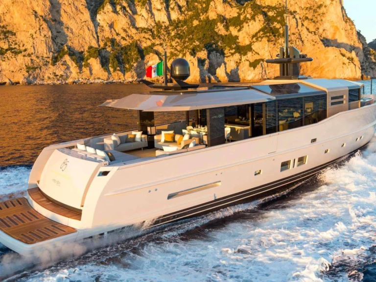 Luxury Yacht to hire Palma de Mallorca at the best price