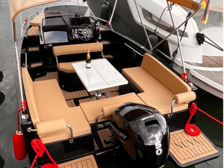 Hire a Nuva Nuva M6 Santa Eulària des Riu