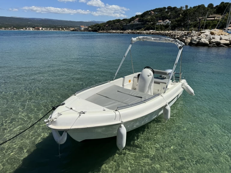 Yacht hire La Madrague cheap Karel V 160