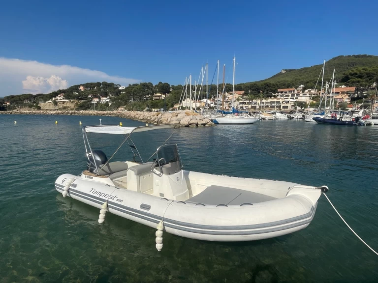 Yacht hire La Madrague cheap Tempest 650