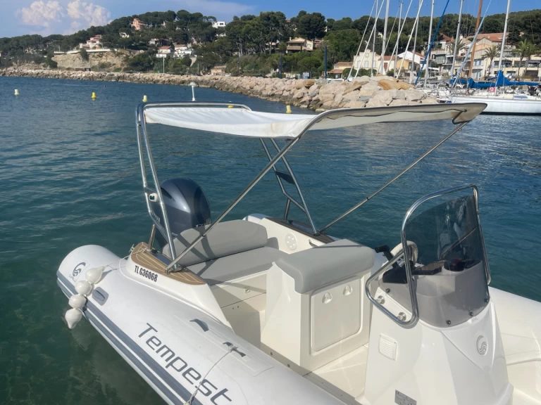 Charter a Capelli Tempest 650 in La Madrague on Samboat