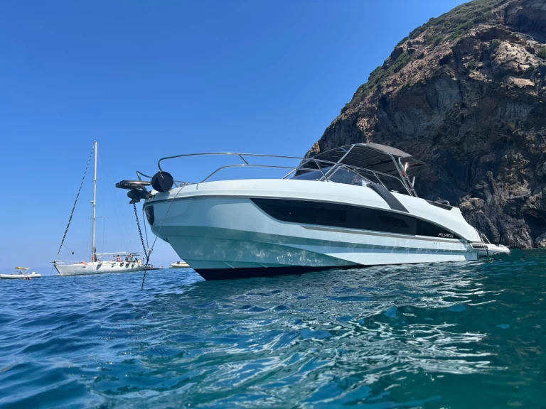Motorboat to hire San Felice Circeo at the best price