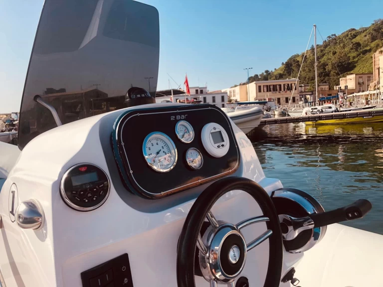 RIB hire in Palermo - 2 BAR 62