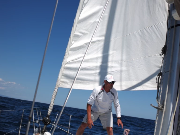 Sailboat hire in Antibes - Elan Impression 45