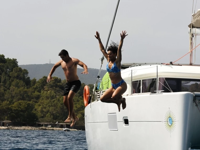 Hire a Lagoon Lagoon 400 Ibiza Town