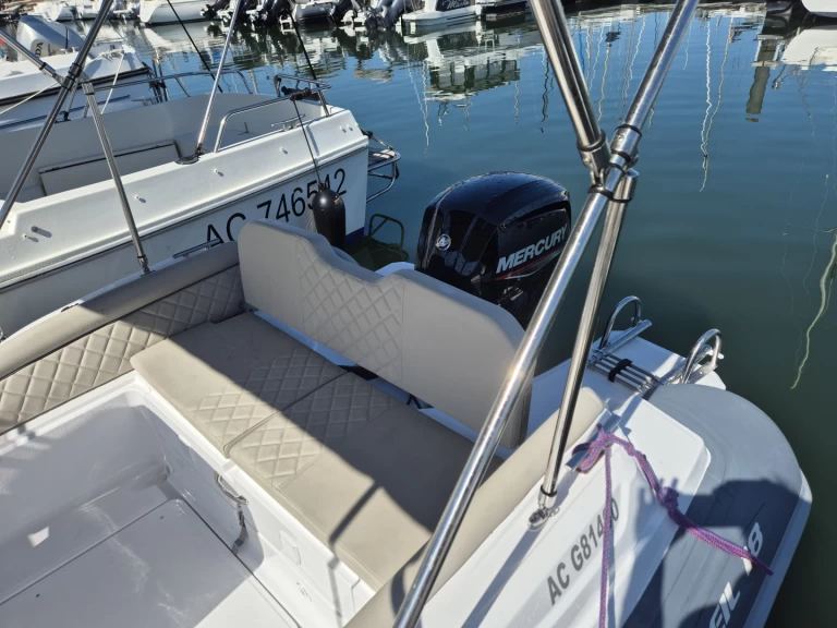 Yacht hire Arcachon cheap Salpa Soleil 18