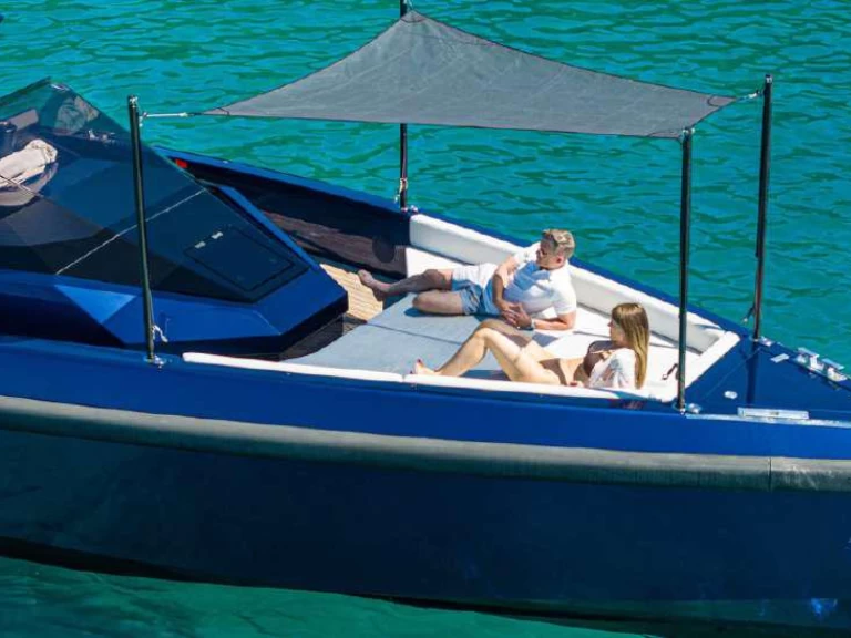 Hire a WALLY YACHTS 48 Cannes