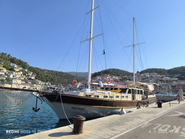 Charter a Marmaris shipyards Turkey Wood in Split on Samboat