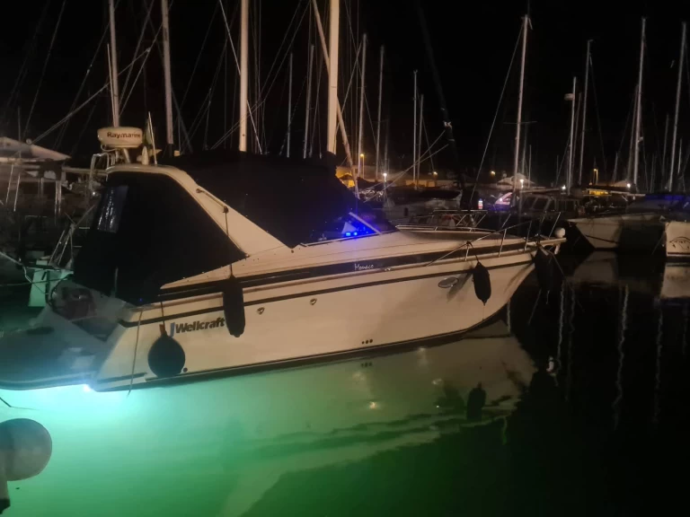 Hire a Wellcraft Monaco Italy