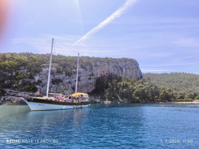 Yacht hire Split cheap Wood